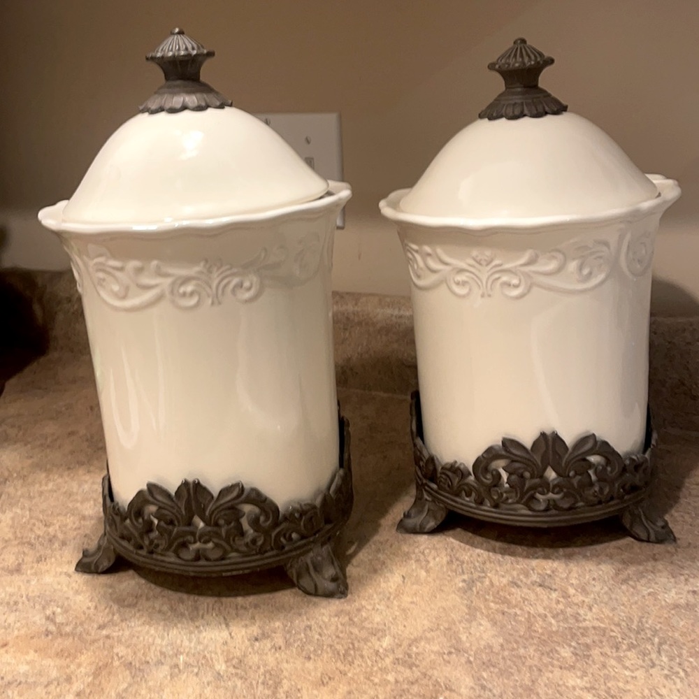 2 piece set Chris Madden Corvella-Ivory Canisters